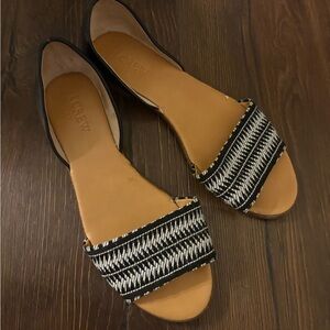 💜 J. Crew Black and White Flats with Elegant Design